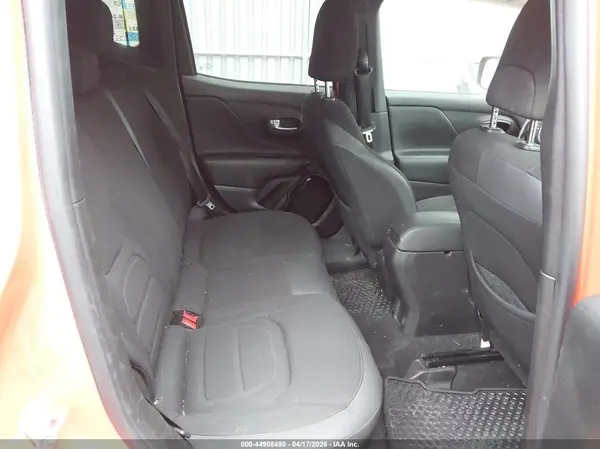 ZACCJBBH7HPG06166 2017 JEEP RENEGADE - Image 8