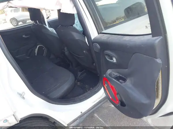 ZACCJBBT0GPC89320 2016 JEEP RENEGADE - Image 8