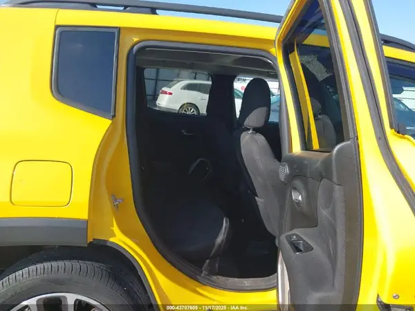 ZACCJBBT0GPC99054 2016 JEEP RENEGADE - Image 8
