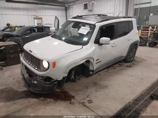 ZACCJBBT0GPE02408 2016 JEEP RENEGADE - Image 2