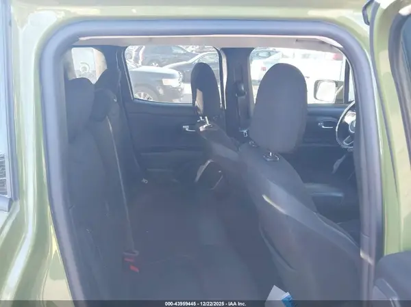 ZACCJBBT1GPC98110 2016 JEEP RENEGADE - Image 8