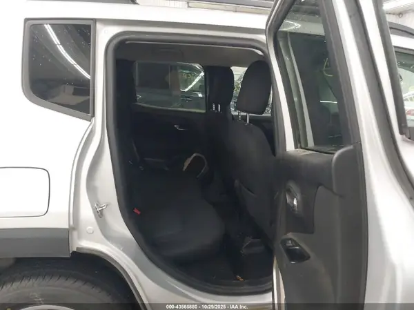 ZACCJBBT2GPC56240 2016 JEEP RENEGADE - Image 8