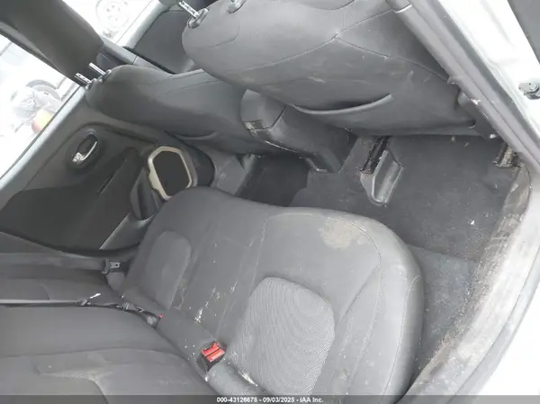ZACCJBBT2GPC82630 2016 JEEP RENEGADE - Image 8
