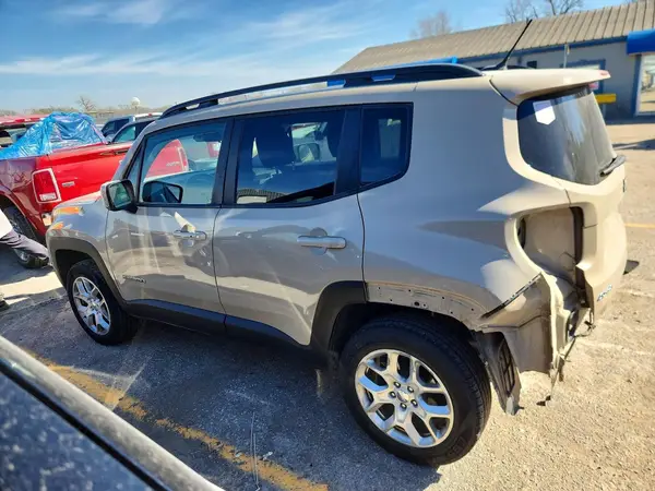 ZACCJBBT2GPD27629 2016 JEEP RENEGADE - Image 2