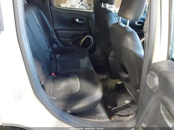 ZACCJBBT3GPC64766 2016 JEEP RENEGADE - Image 8