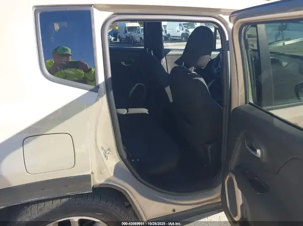 ZACCJBBT3GPE17680 2016 JEEP RENEGADE - Image 8