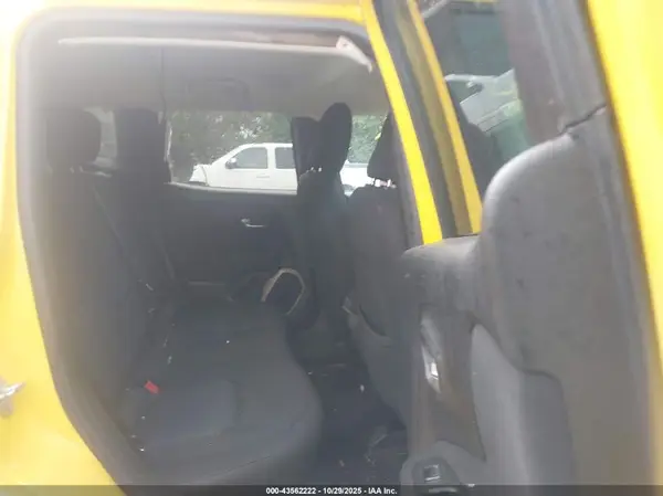 ZACCJBBT4GPD72085 2016 JEEP RENEGADE - Image 8
