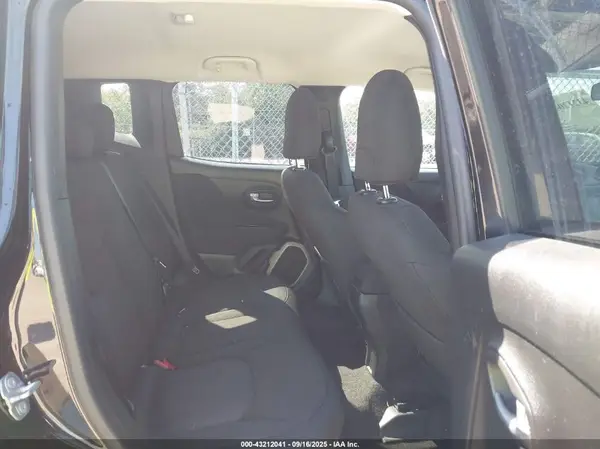ZACCJBBT4GPE13945 2016 JEEP RENEGADE - Image 8