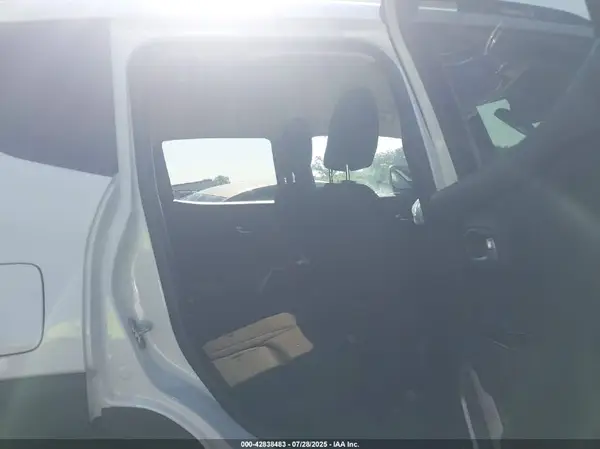 ZACCJBBT4GPE29384 2016 JEEP RENEGADE - Image 8
