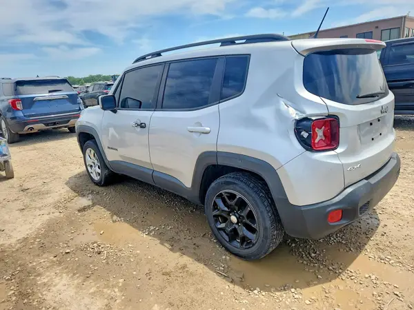 ZACCJBBT4GPE33712 2016 JEEP RENEGADE - Image 2