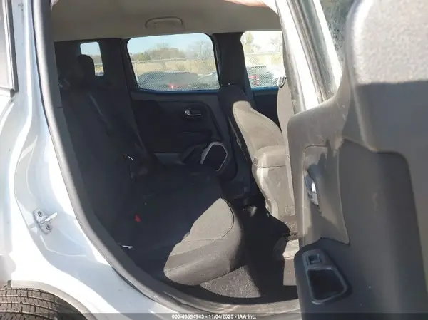 ZACCJBBT6GPD23955 2016 JEEP RENEGADE - Image 8