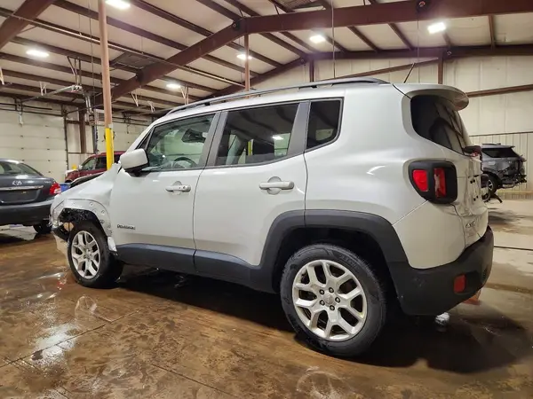 ZACCJBBT7GPC88083 2016 JEEP RENEGADE - Image 2