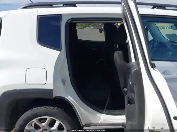 ZACCJBBT7GPC92411 2016 JEEP RENEGADE - Image 8