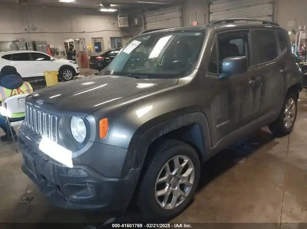 ZACCJBBT8GPC56579 2016 JEEP RENEGADE - Image 2