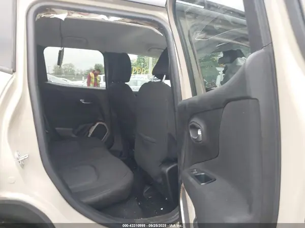 ZACCJBBT8GPD05330 2016 JEEP RENEGADE - Image 8