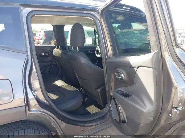 ZACCJBBT9GPC98002 2016 JEEP RENEGADE - Image 8