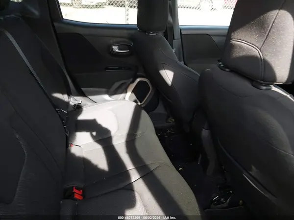 ZACCJBBT9GPD70252 2016 JEEP RENEGADE - Image 8