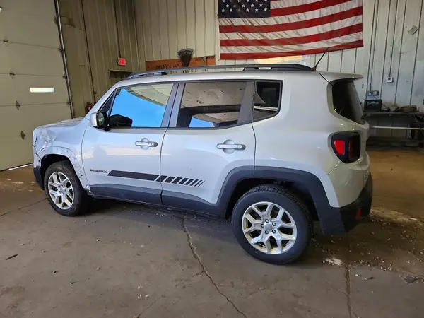 ZACCJBBT9GPD70672 2016 JEEP RENEGADE - Image 2