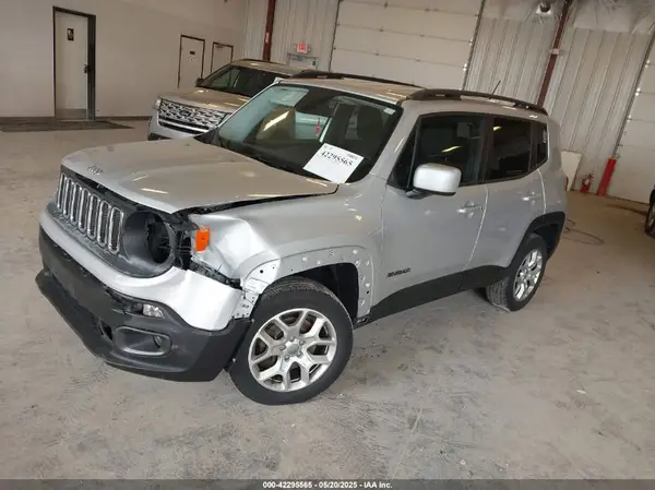 ZACCJBBT9GPD99833 2016 JEEP RENEGADE - Image 2