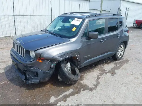 ZACCJBBT9GPE10944 2016 JEEP RENEGADE - Image 2