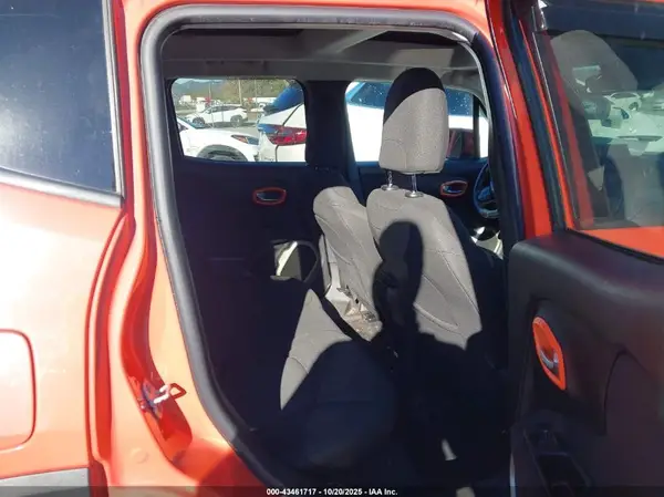 ZACCJBBTXGPE10094 2016 JEEP RENEGADE - Image 8