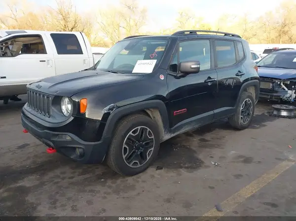 ZACCJBCB0HPE45122 2017 JEEP RENEGADE - Image 2