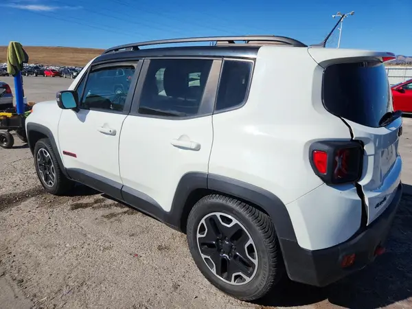 ZACCJBCB0HPF09983 2017 JEEP RENEGADE - Image 2