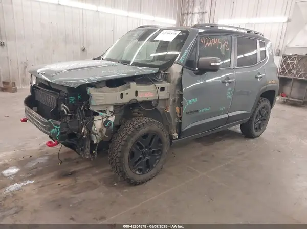ZACCJBCB0HPF39520 2017 JEEP RENEGADE - Image 2