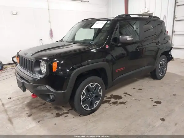 ZACCJBCB0HPF85946 2017 JEEP RENEGADE - Image 2