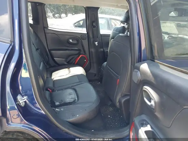 ZACCJBCB0HPG55140 2017 JEEP RENEGADE - Image 8