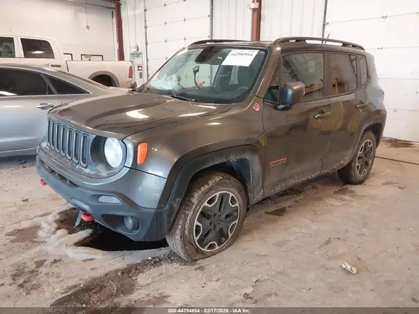 ZACCJBCB0HPG60337 2017 JEEP RENEGADE - Image 2