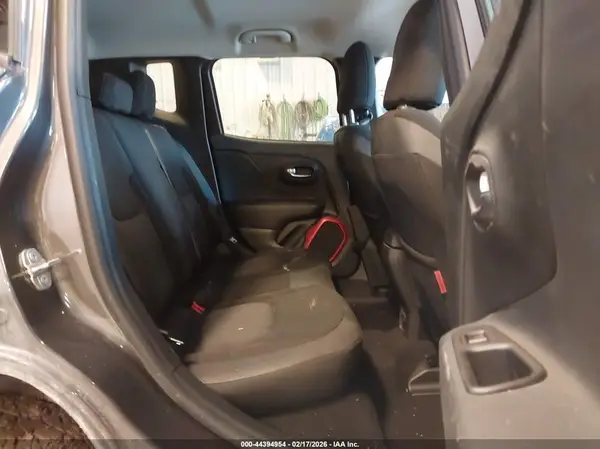 ZACCJBCB0HPG60337 2017 JEEP RENEGADE - Image 8
