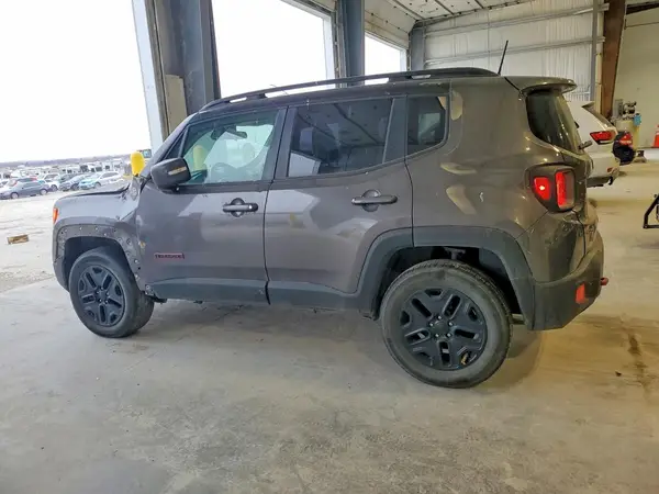 ZACCJBCB0JPG66659 2018 JEEP RENEGADE - Image 2