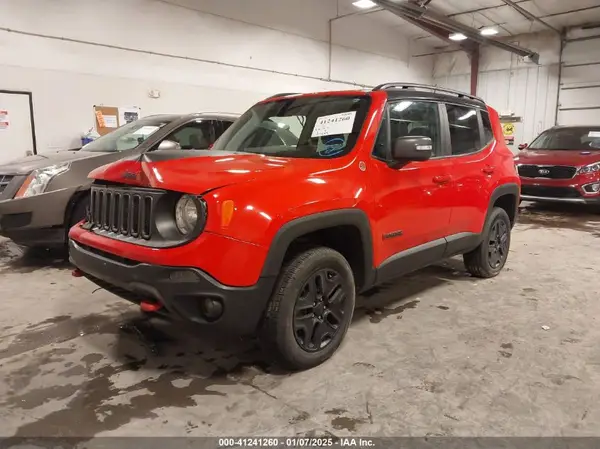 ZACCJBCB0JPH02656 2018 JEEP RENEGADE - Image 2