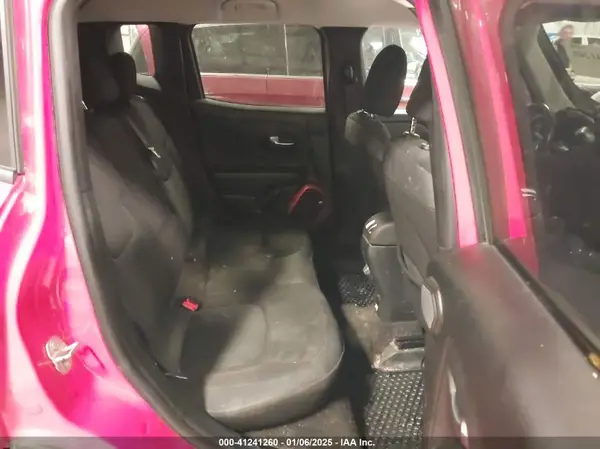 ZACCJBCB0JPH02656 2018 JEEP RENEGADE - Image 8