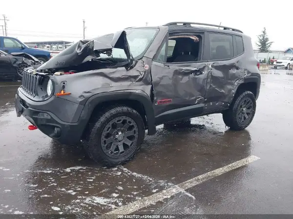 ZACCJBCB0JPH06254 2018 JEEP RENEGADE - Image 2