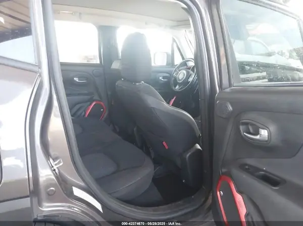 ZACCJBCB0JPH06528 2018 JEEP RENEGADE - Image 8