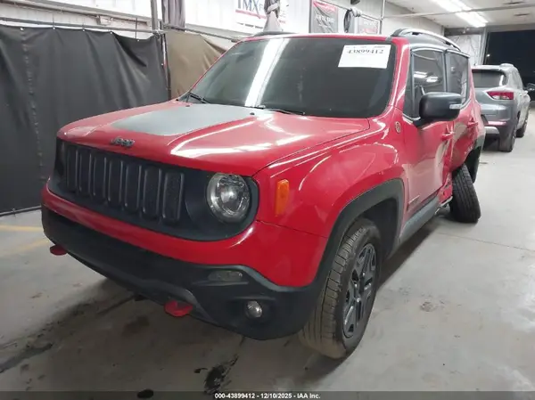 ZACCJBCB0JPH76921 2018 JEEP RENEGADE - Image 2