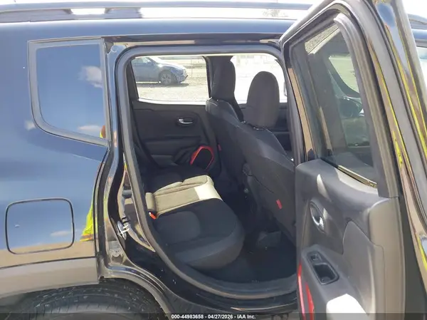 ZACCJBCB0JPH97624 2018 JEEP RENEGADE - Image 8