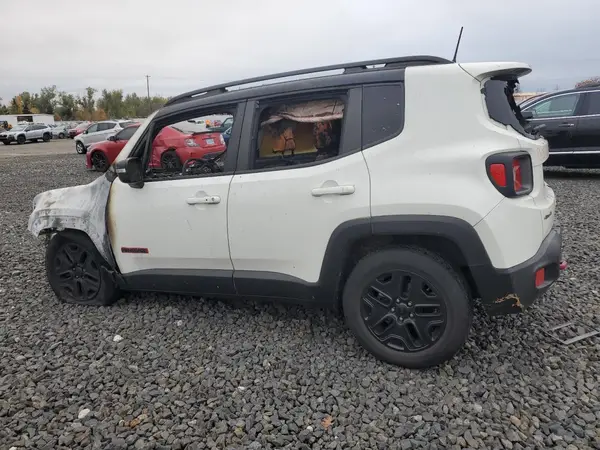 ZACCJBCB0JPH98787 2018 JEEP RENEGADE - Image 2