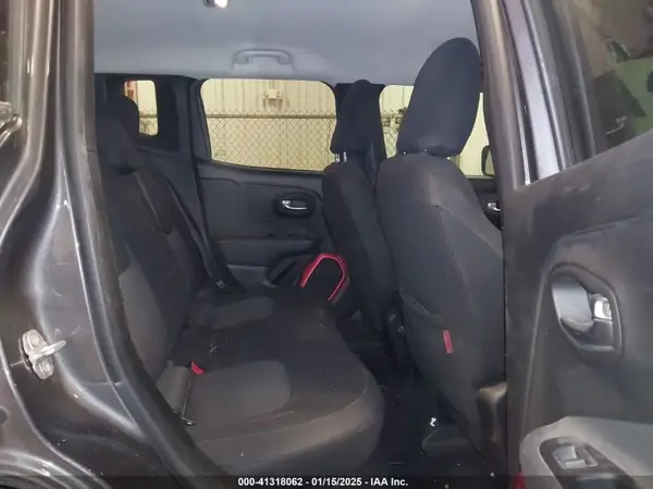 ZACCJBCB0JPJ03169 2018 JEEP RENEGADE - Image 8