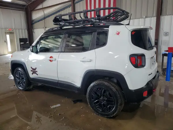 ZACCJBCB0JPJ09456 2018 JEEP RENEGADE - Image 2