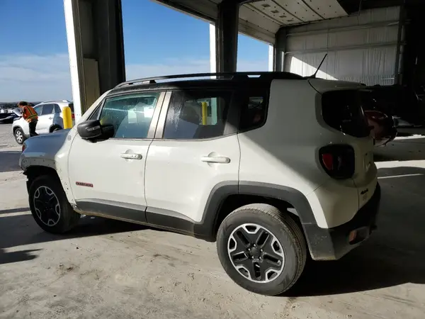 ZACCJBCB1HPE47669 2017 JEEP RENEGADE - Image 2