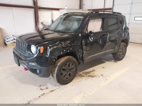 ZACCJBCB1HPE83734 2017 JEEP RENEGADE - Image 2