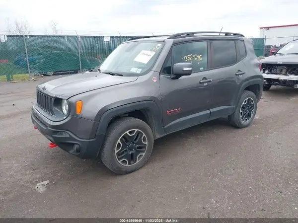 ZACCJBCB1HPE91123 2017 JEEP RENEGADE - Image 2