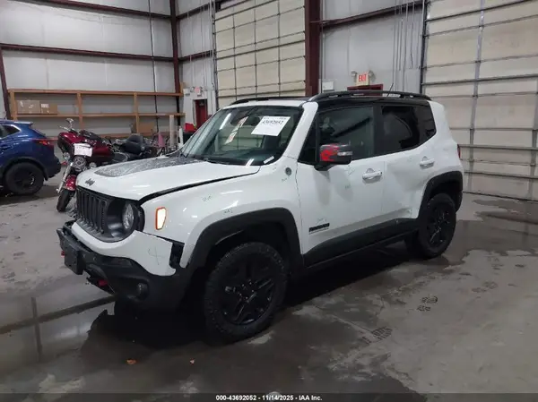 ZACCJBCB1HPE94250 2017 JEEP RENEGADE - Image 2