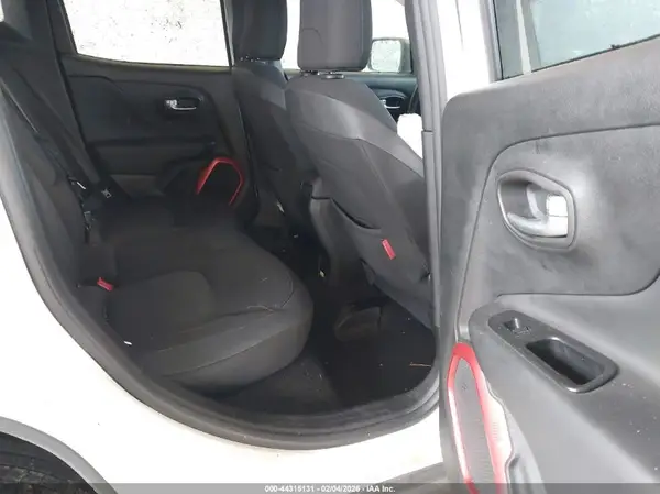 ZACCJBCB1HPF64975 2017 JEEP RENEGADE - Image 8