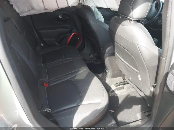 ZACCJBCB1HPG51081 2017 JEEP RENEGADE - Image 8