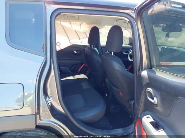 ZACCJBCB1HPG62937 2017 JEEP RENEGADE - Image 8