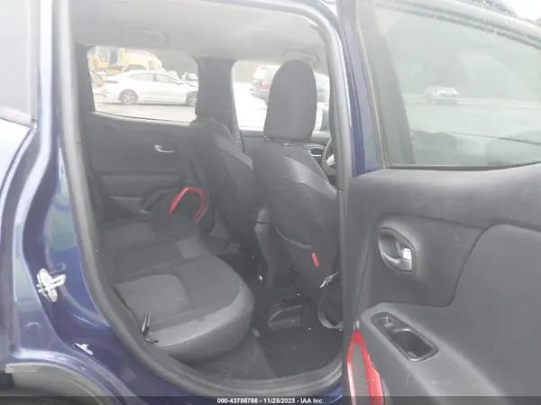 ZACCJBCB1HPG64560 2017 JEEP RENEGADE - Image 8